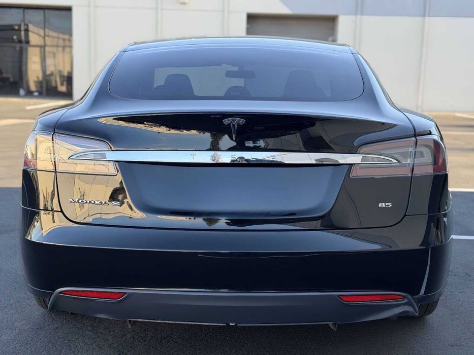 Tesla Model S      2013