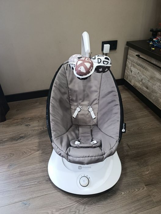 Заколисуючий центр 4 Moms