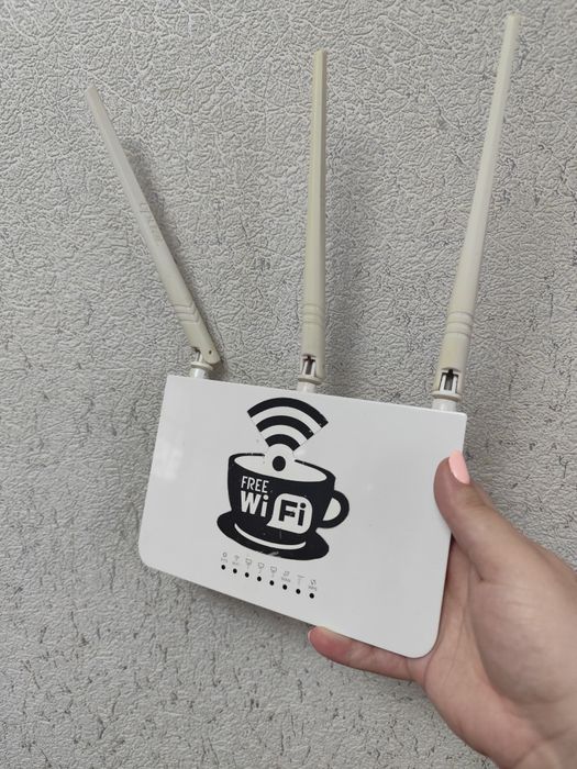 Продам роутер  tenda f3