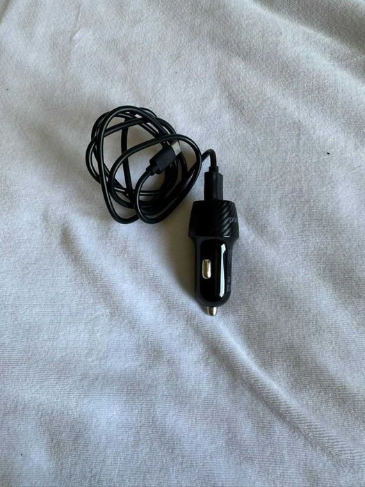Carregador de Isqueiro para Carro com Cabo