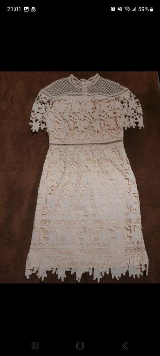 Koronkowa sukienka  Chi Chi London