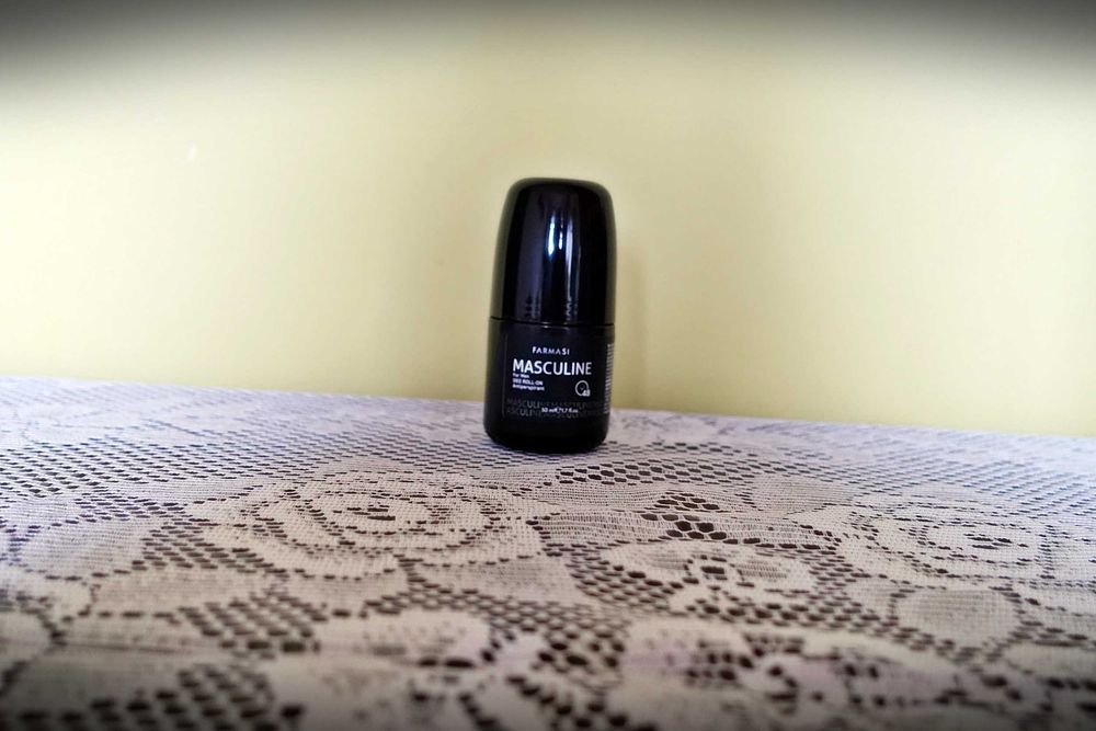 Deo roll - on antyperspirant Masculine for Him 50 ml Farmasi.
