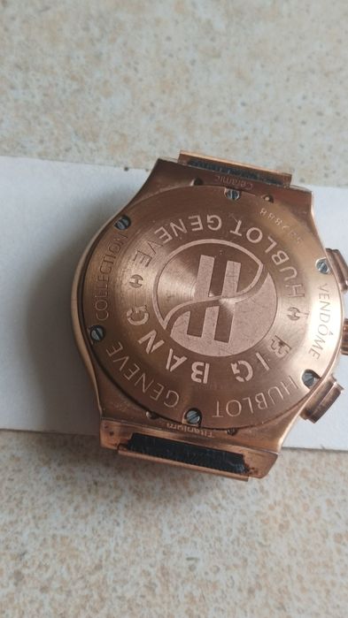 Наручные часы Hublot.