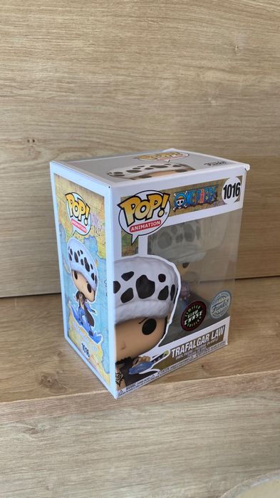 Funko Pop! One Piece -Trafalgar Law #1016 Edição Limitada Glow Chase