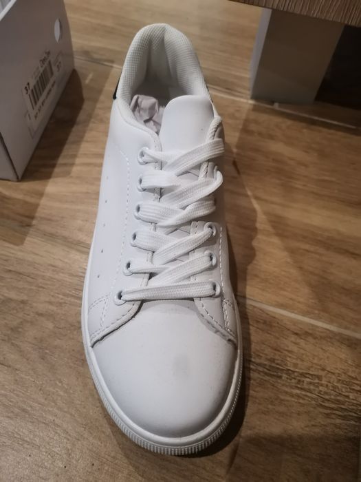 Sneakersy. Buty sportowe