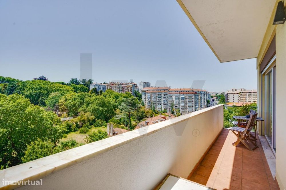 T4 em frente ao Parque Bensaude, Laranjeiras - Varanda e Suite.