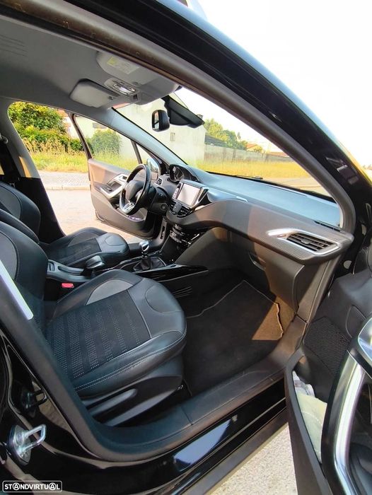 carro peugeot 2008