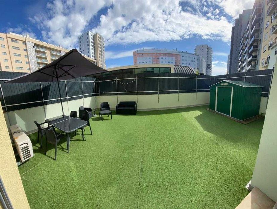 Apartmento T 1 com garagem e terraço