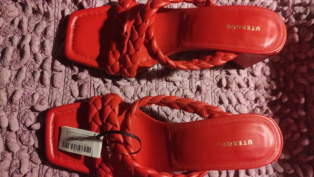 Sandálias novas número 39