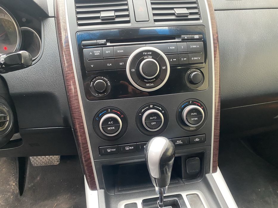 Сімейне авто мазда сх9