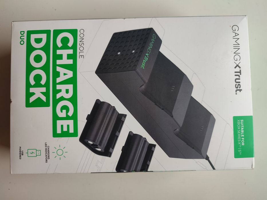 NOWA XBOX stacja ładująca do padów z 2 kompletami akumulatorów.