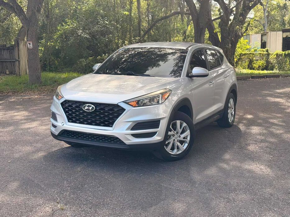 Hyundai Tucson SE      2019