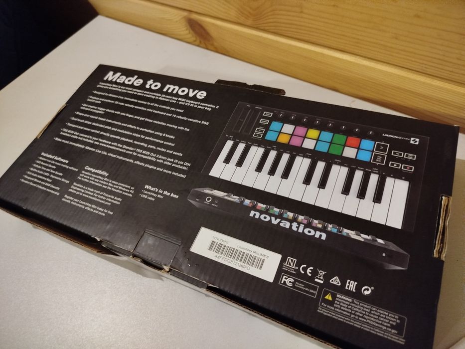 Міді клавіатура Novation L auchkey  Mini MK3