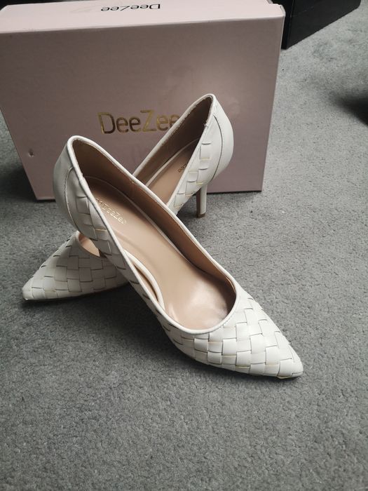 Piękne białe szpilki Dee Zee r. 38 nowe
