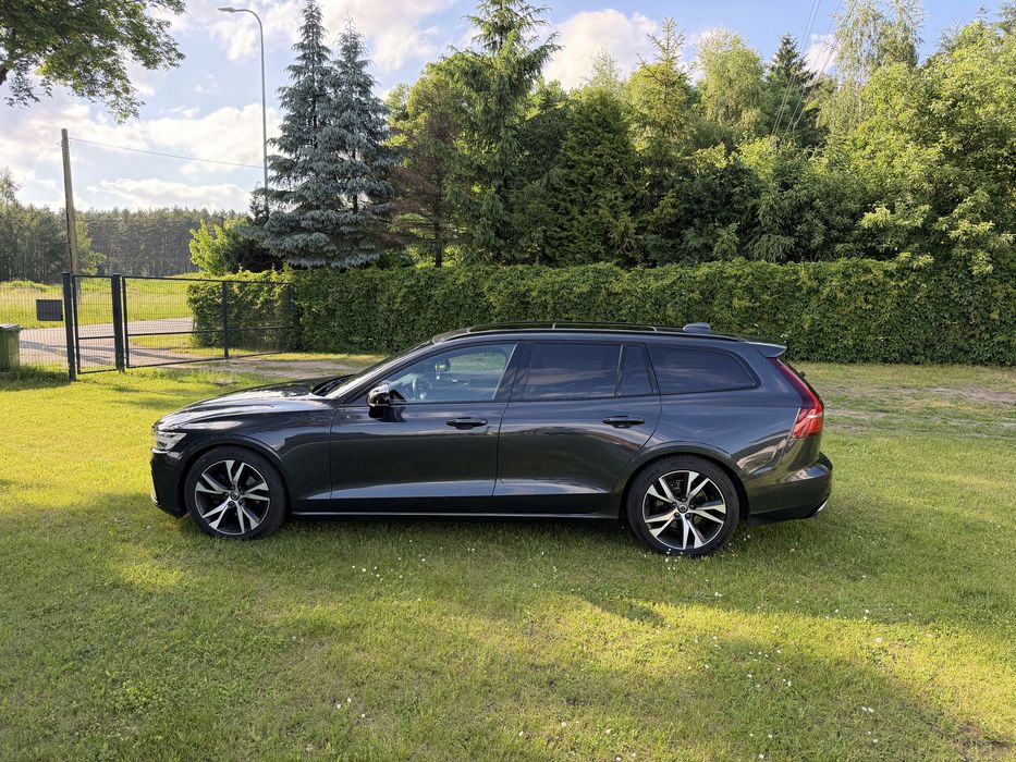 Volvo V60 D4 200km  R design AWD Polestar Head up el. Hak itd