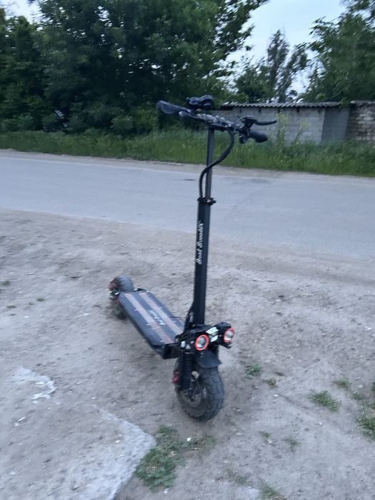 Продам самокат бест скутер 1200 w