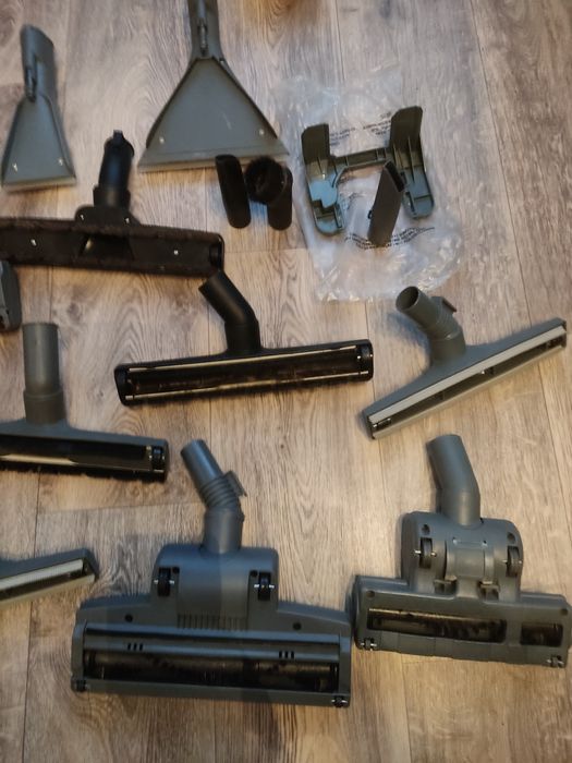 Щётки для пылесоса.