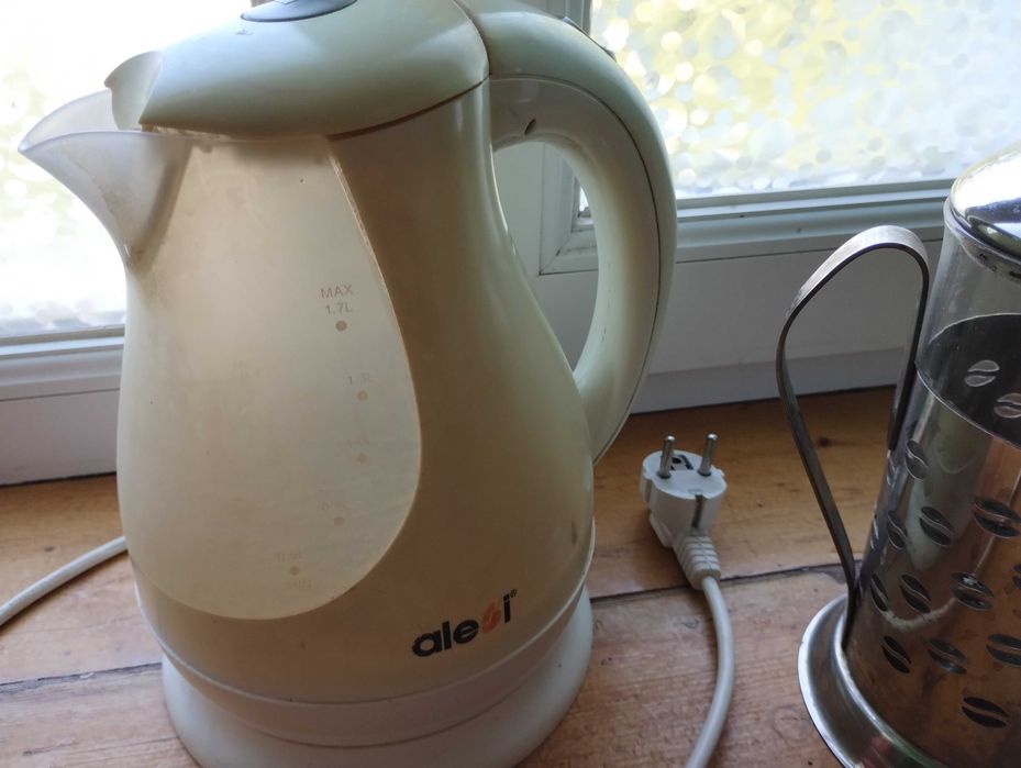 Электрические чайники нержавейка  1,5 л.; кипятильник