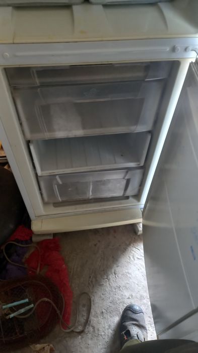 Холодильник  индезит