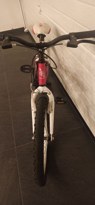 Bicicleta de menina roda 20