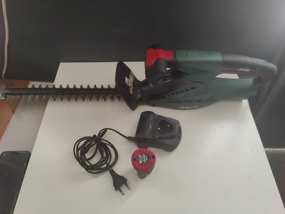 maquina cortar arbustos com bateria parkside
