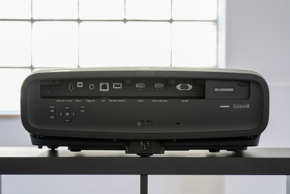Лазерний 4K проектор Epson EH-LS12000