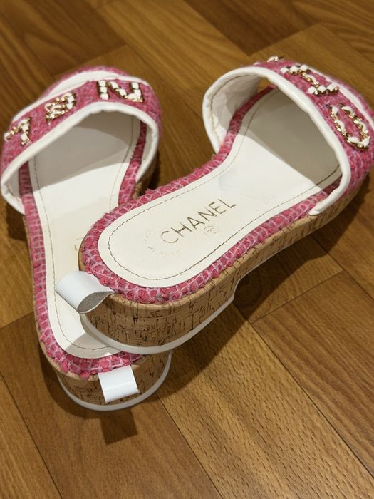 Женские сандалии-шлепанцы CHANEL