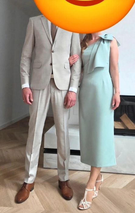 Piękna elegancka sukienka z kokardą S