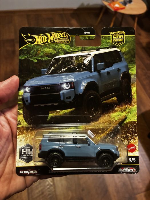 Hot Wheels Premium Toyota Land Cruiser 2024