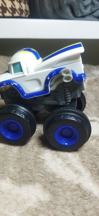 Вспыш и Смельчак  инерционные машины