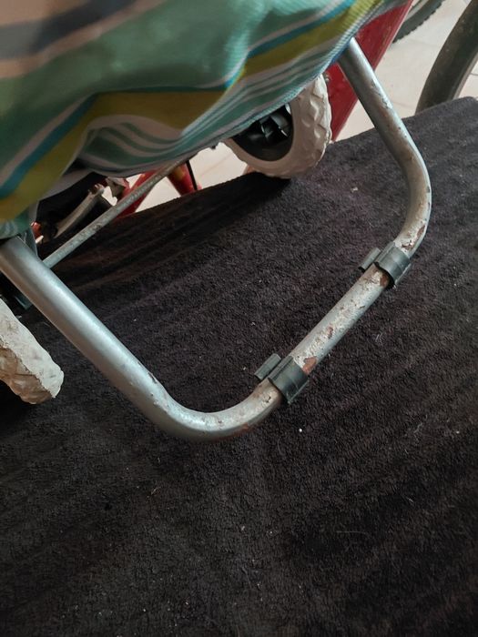 Carrinho para transporte de compras no estado que se encontra 5€