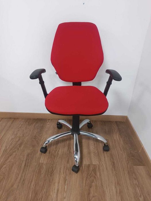 Крісло офісне Master GTRw chr каркас хром в гарному стані м. Шулявська