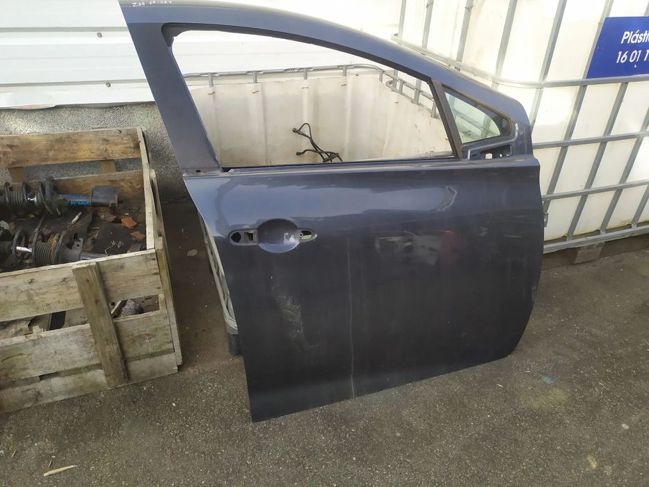 PORTA FRENTE DIREITA RENAULT ZOE