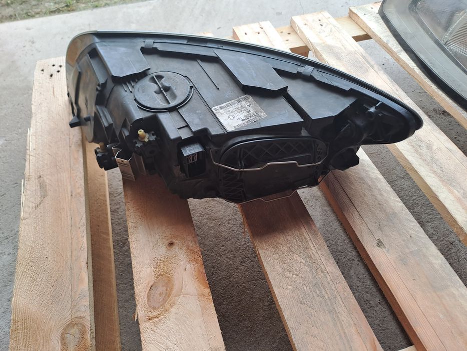 Lampy/Reflektory przód Volvo v50 lift