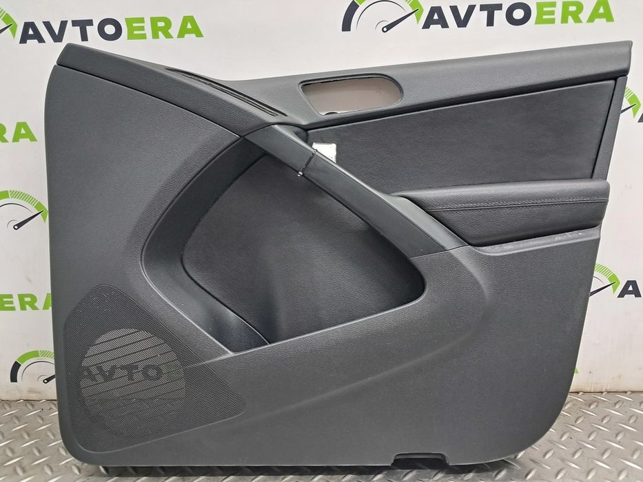 Обшивка двери карта дверная передняя правая VOLKSWAGEN  TIGUAN 09-17