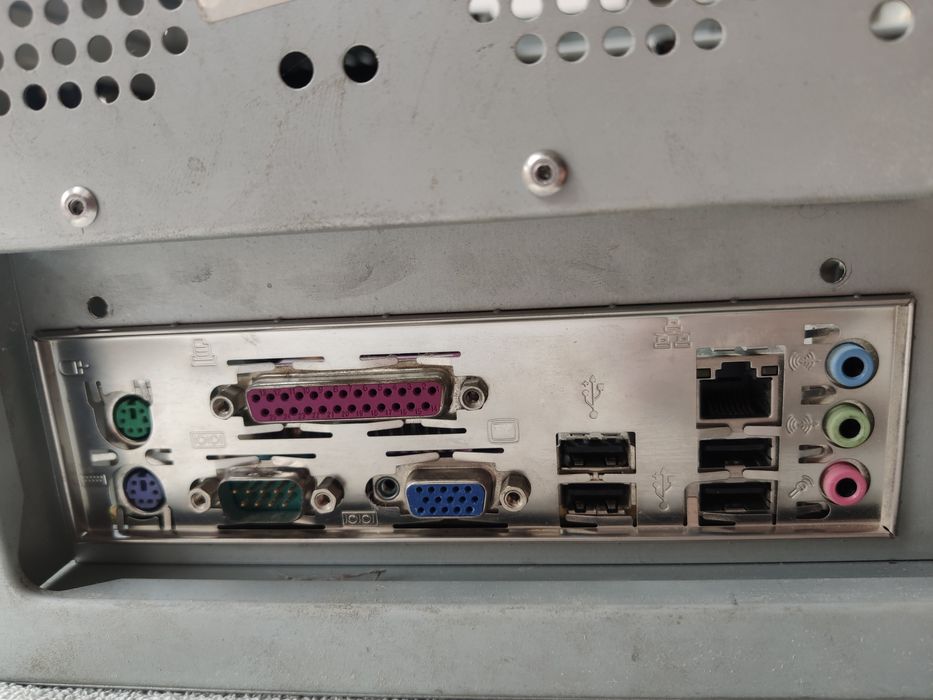 Материнська плата.