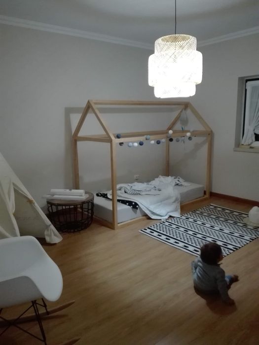 Cama Montessori em Pinho Maciço – Colchão Incluído