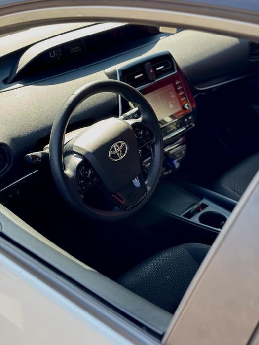 Оренда авто Prius