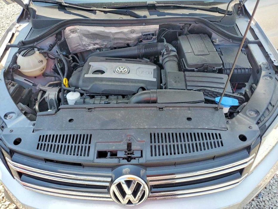 2017  Volkswagen TIGUAN SE