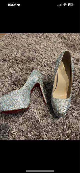 Sapatos de salto