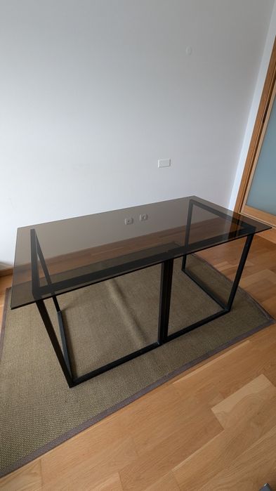 Secretária de Metal com Tampo de Vidro