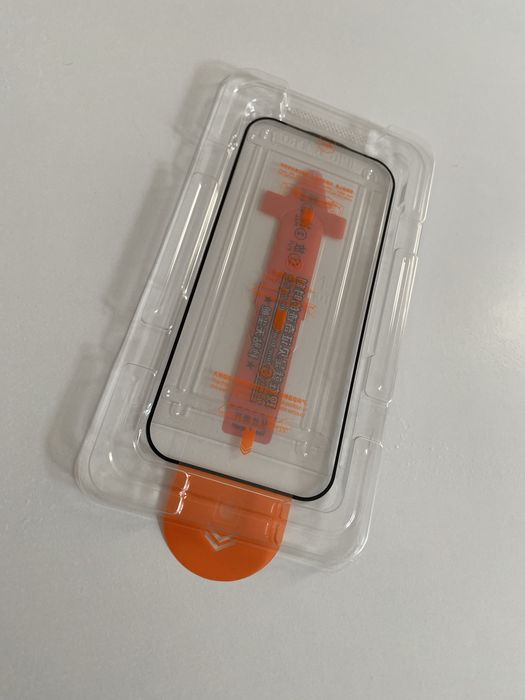 Захисне скло на 16 про