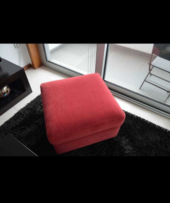 Puff como novo em pele sintética