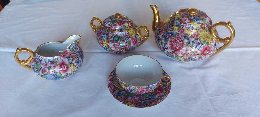 Serviço de chá em porcelana “Mil Flores” de Macau