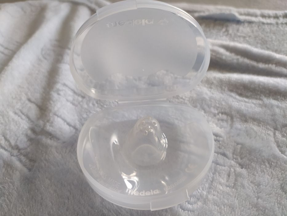 Silikonowe nakładki na sutki do karmienia medela rozmiar m
