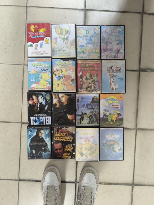 DVDs e cassetes bjs