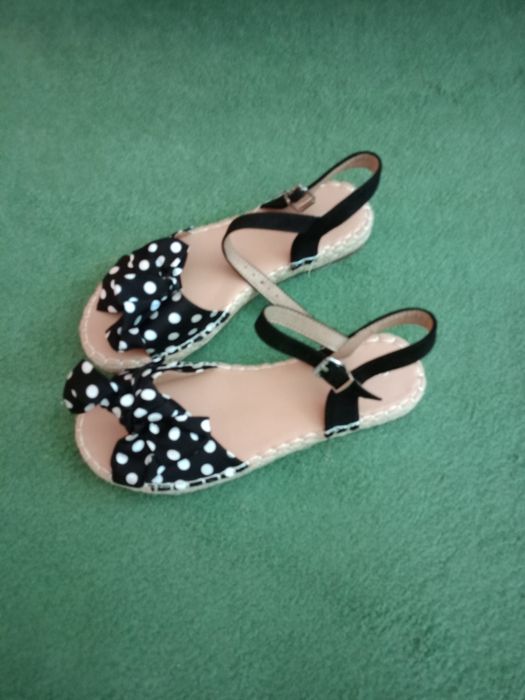 Nowe sandały graceland