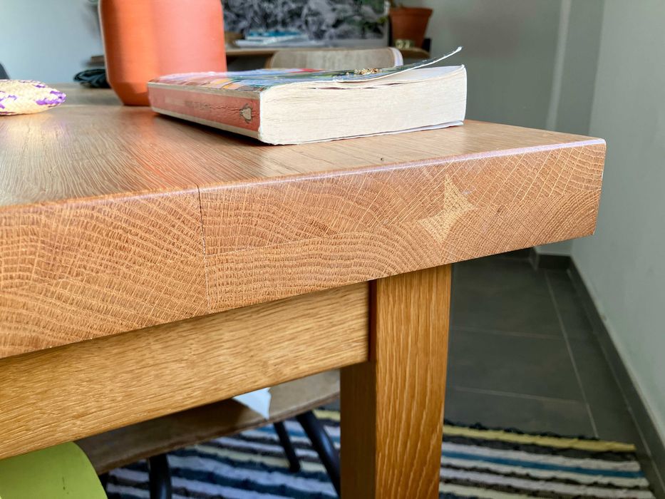 Mesa de madeira maciça