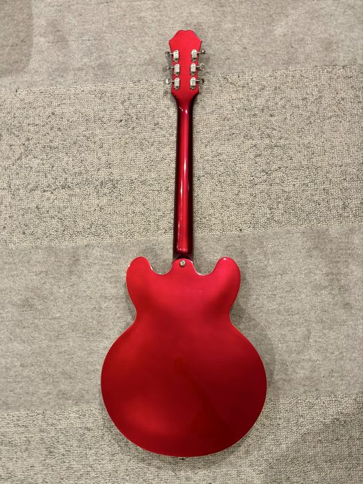 Epiphone Riviera - Sparkling Burgundy com mini-humbuckers.