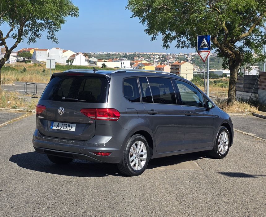 Volkswagen Touran — fotografia 5